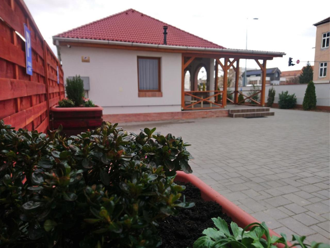 Pizza Tabor Apartman Miskolc Exterior photo